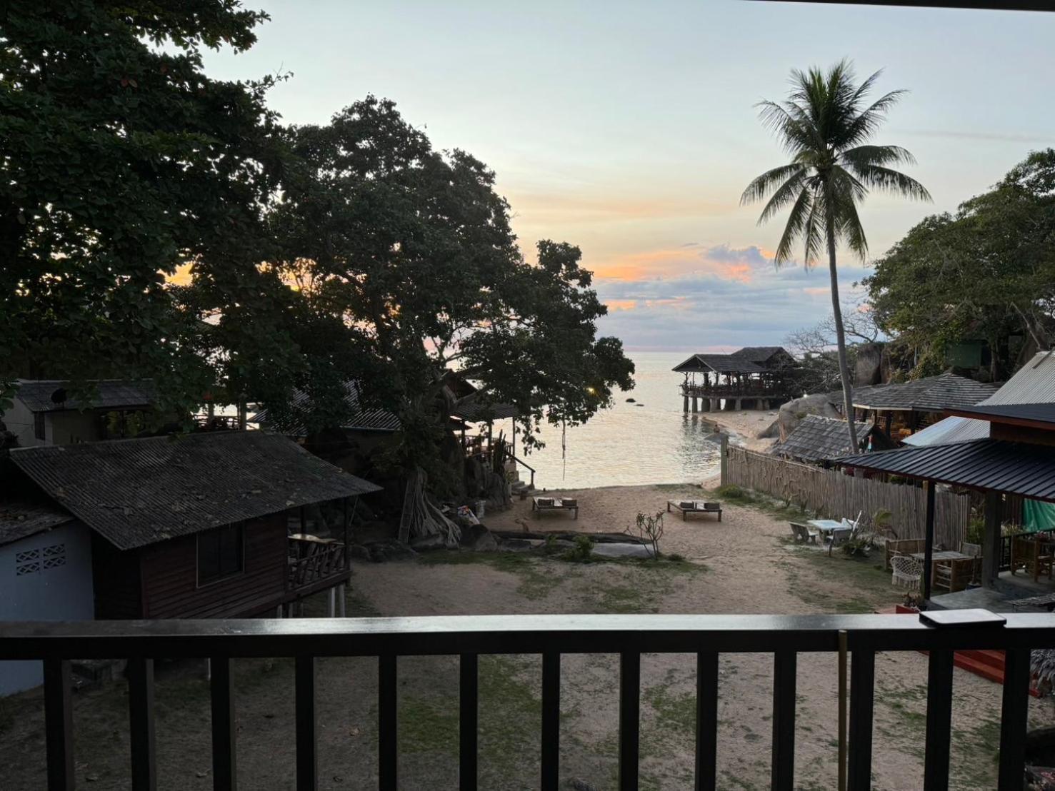 Char Bungalows Ko Tao Bagian luar foto