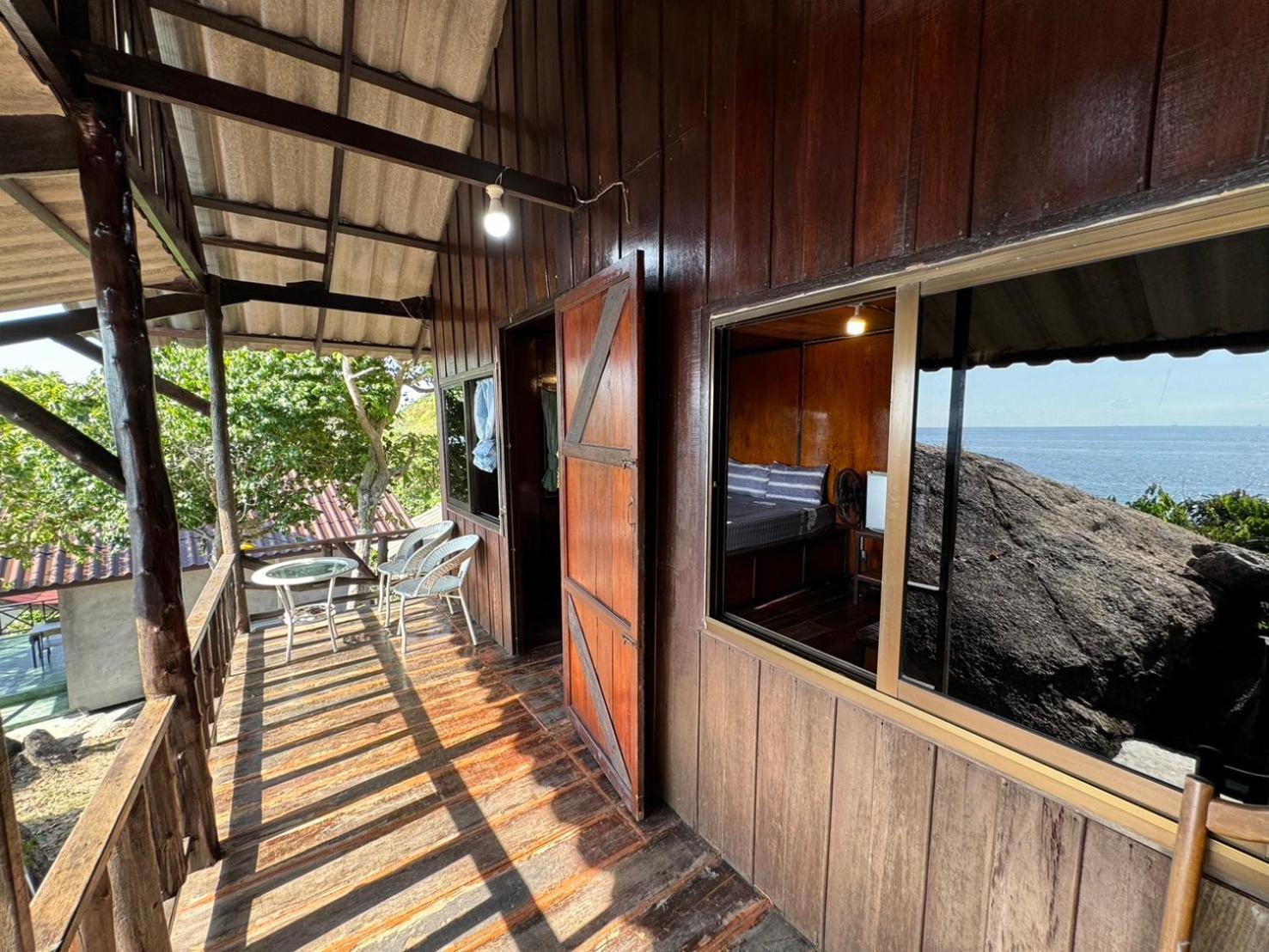 Char Bungalows Ko Tao Bagian luar foto